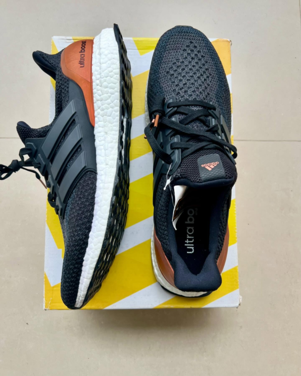 Tênis Adidas Ultraboost