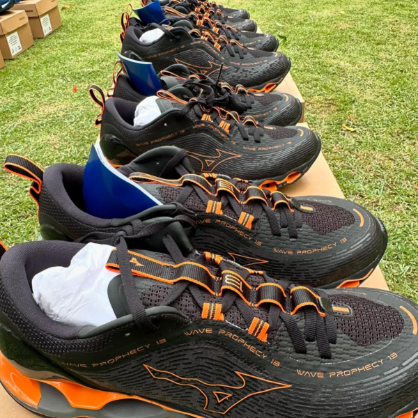 Mizuno Wave Prophecy 13 Preto/Laranja - Image 3